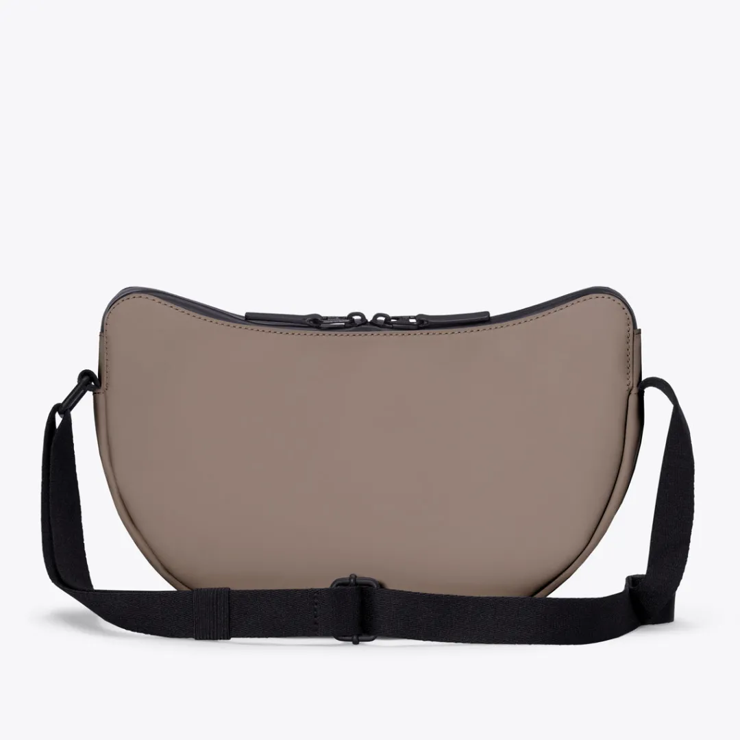 Ucon Acrobatics Alva Medium Bag DarkSand New