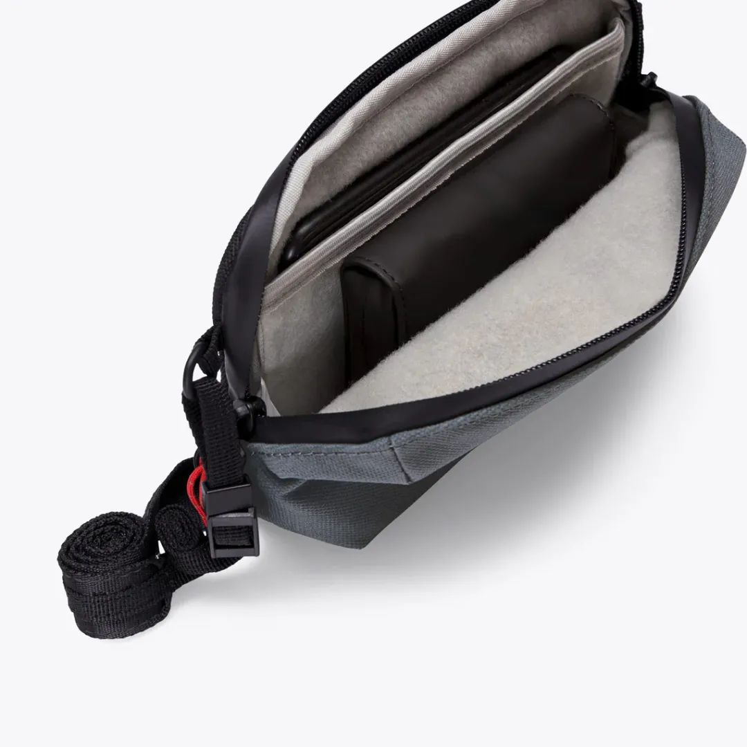 Ucon Acrobatics Ando Medium Bag OceanBlueReflective New