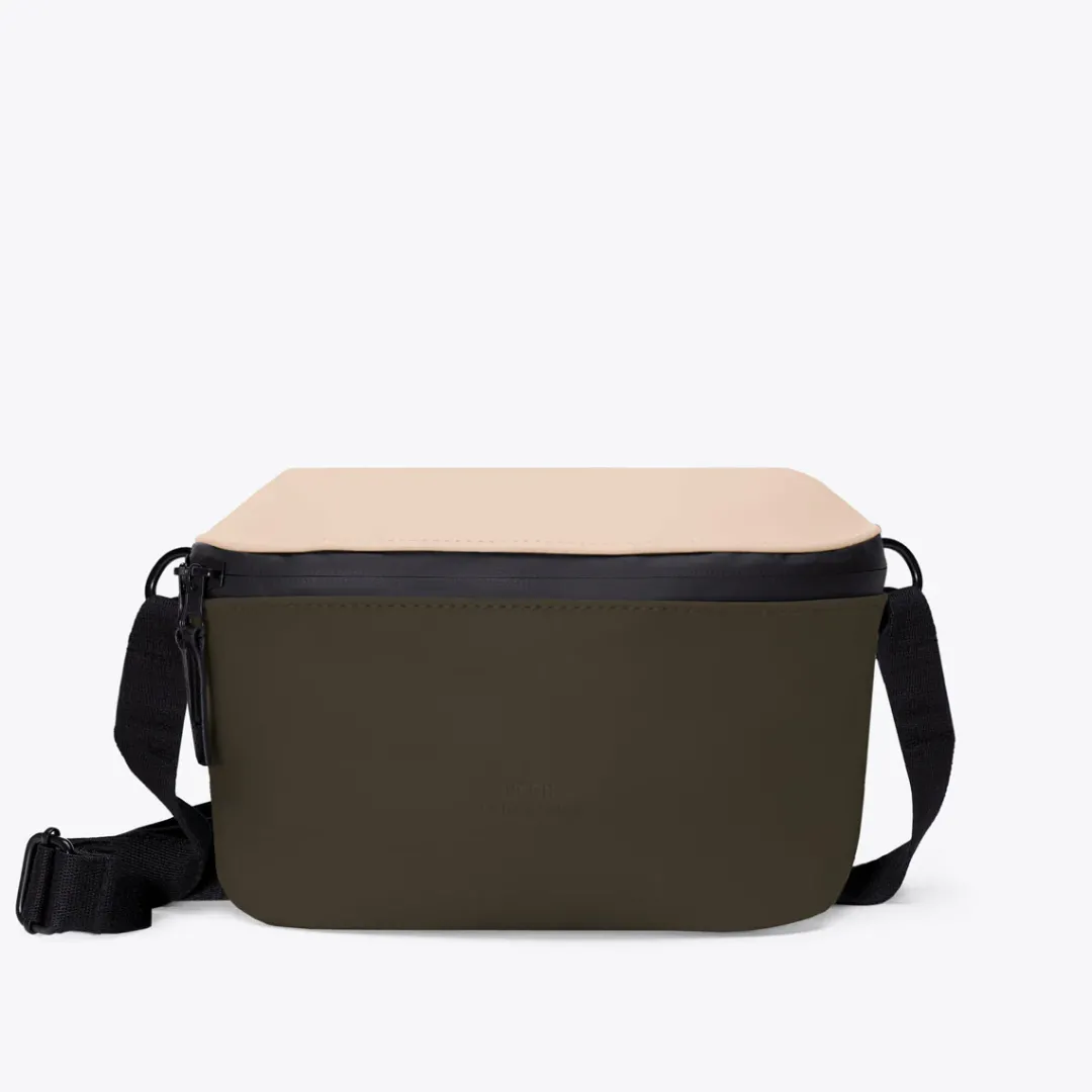 Ucon Acrobatics Jona Large Bag LightAlmond-Olive Clearance