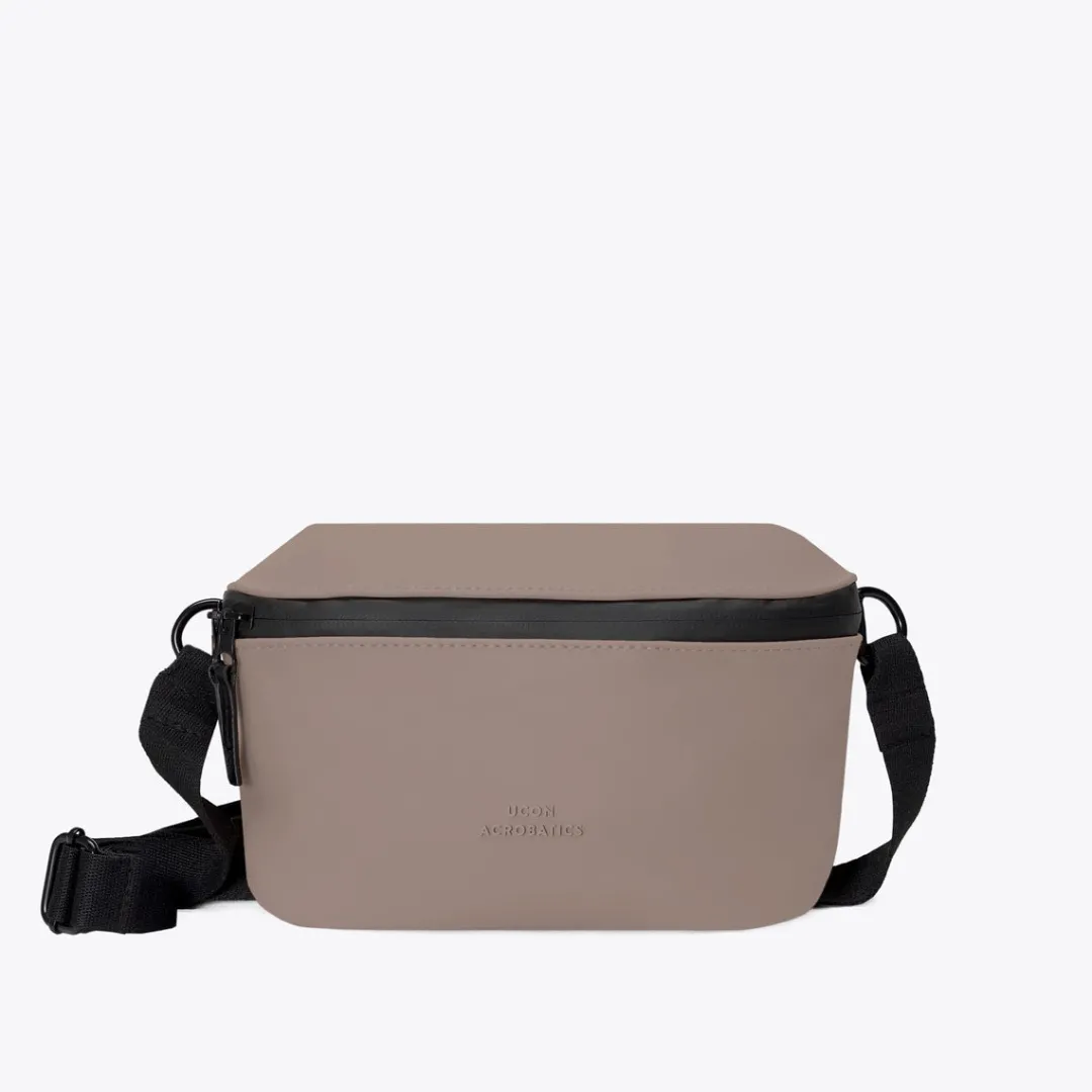 Ucon Acrobatics Jona Medium Bag DarkSand Best