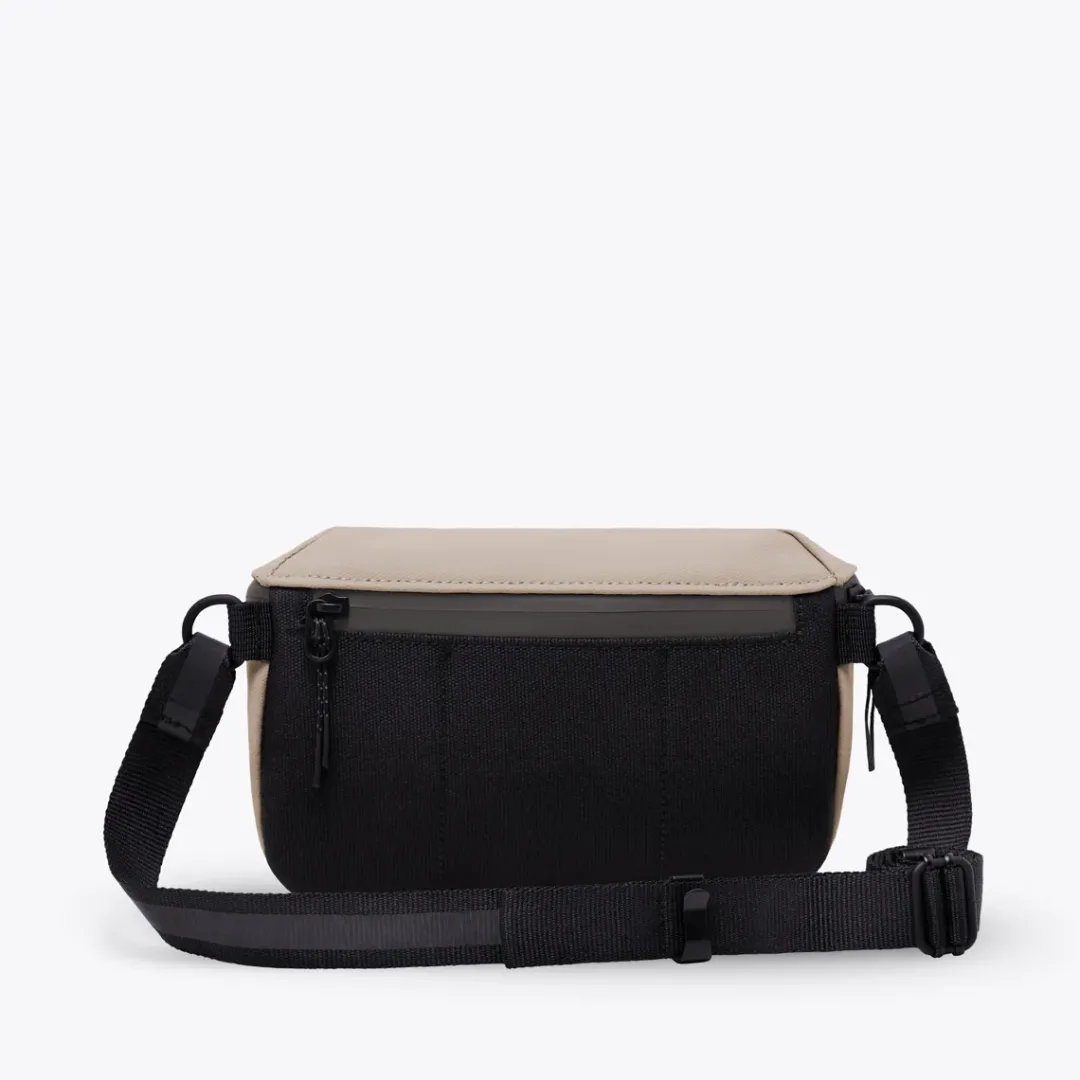 Ucon Acrobatics Jona Medium Bag Sand Best