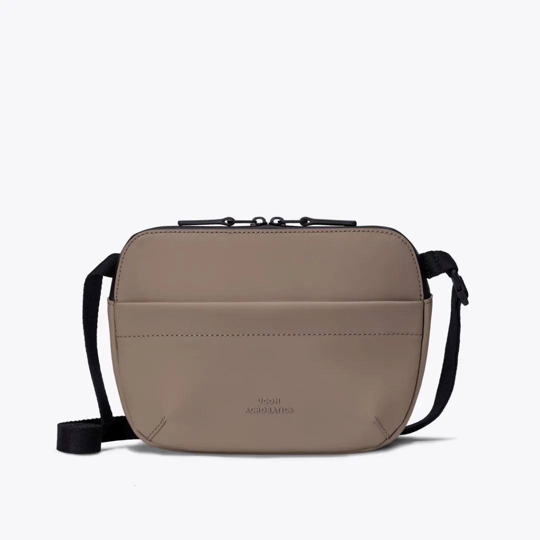 Ucon Acrobatics Melvin Medium Bag DarkSand New