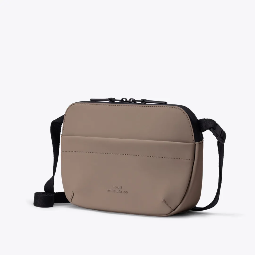 Ucon Acrobatics Melvin Medium Bag DarkSand New