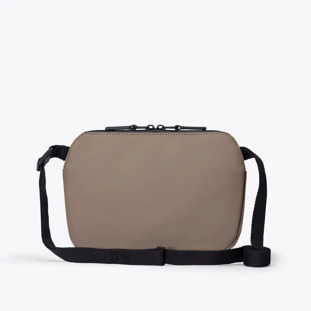 Ucon Acrobatics Melvin Medium Bag DarkSand New