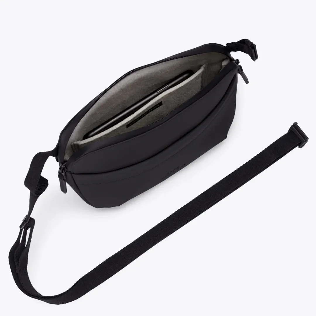 Ucon Acrobatics Melvin Medium Bag Black Clearance