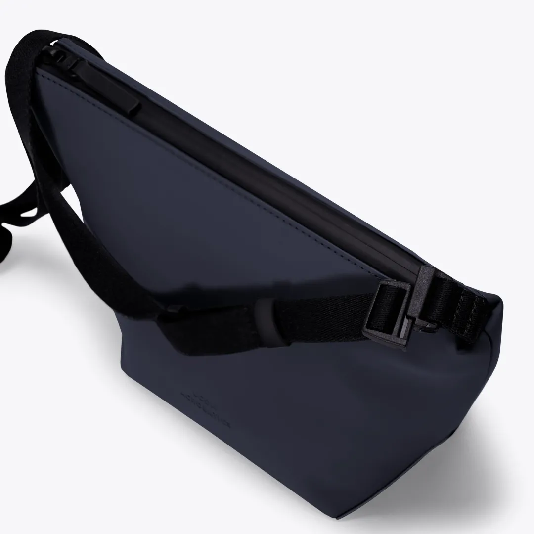 Ucon Acrobatics Nola Bag DarkNavy New